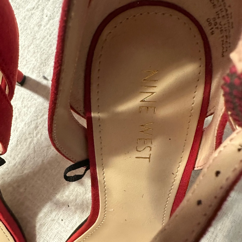 Nine West Red Strappy Heels
B7 - Picture 7 of 7